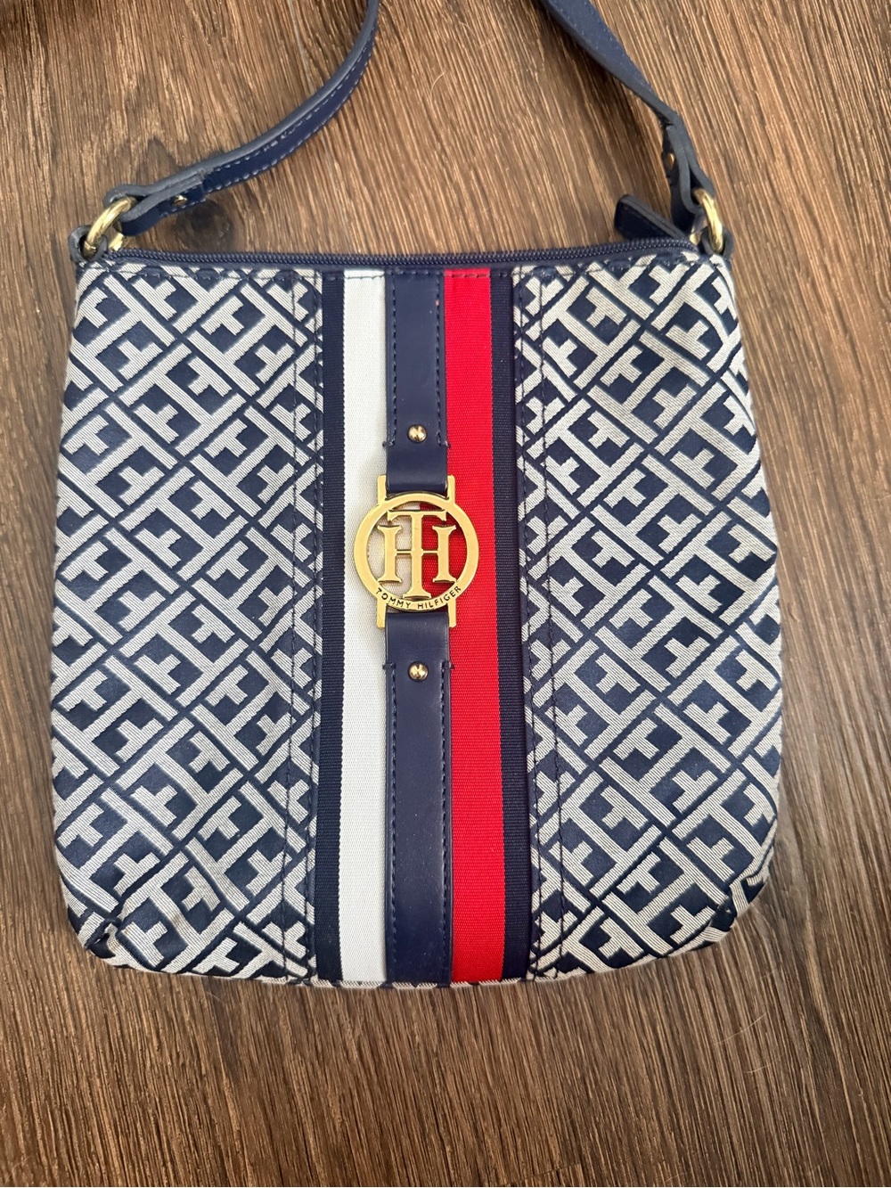 Tommy Hilfiger Navy Crossbody with Red & White Stripe and Gold Logo - Picture 2 of 5